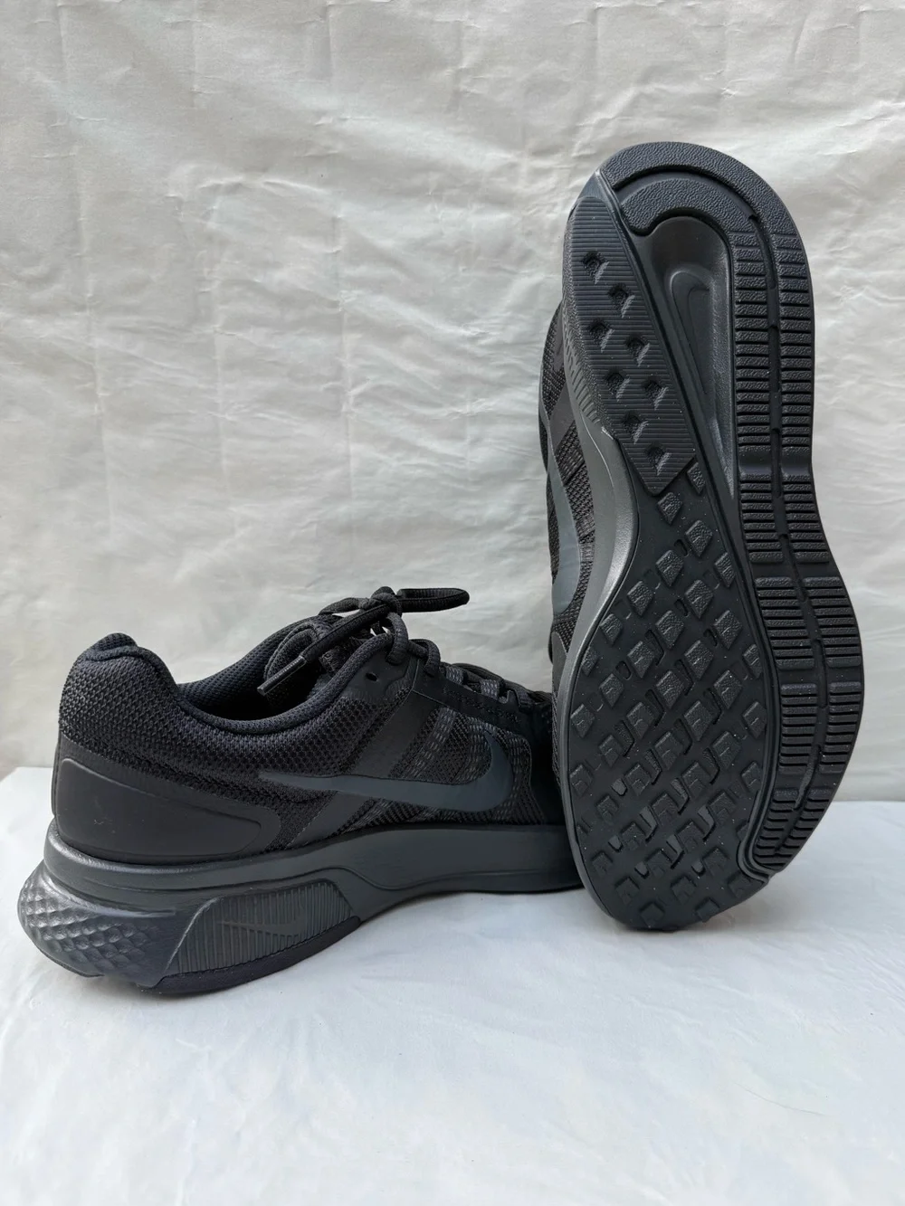 Nike Run Swift V2.0 - Black & Charcoal Men's Running Shoes - Size 9.5